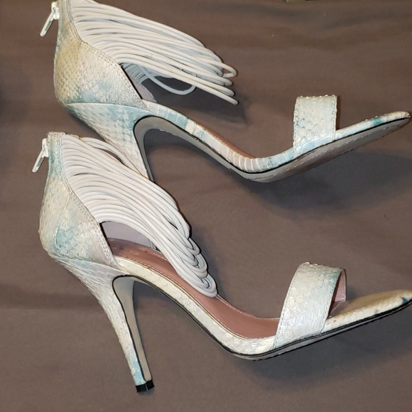 Vincent Camuto snake sandles - Picture 1 of 8